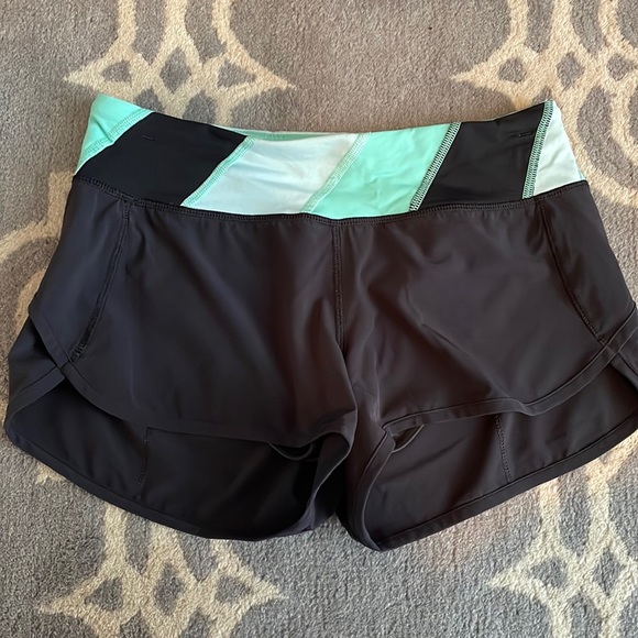 Lululemon 3 inch speed short Size 4 - Picture 1 of 3